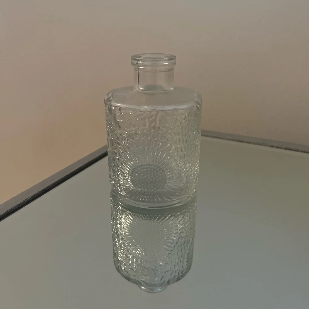 Small diffuser glass vase